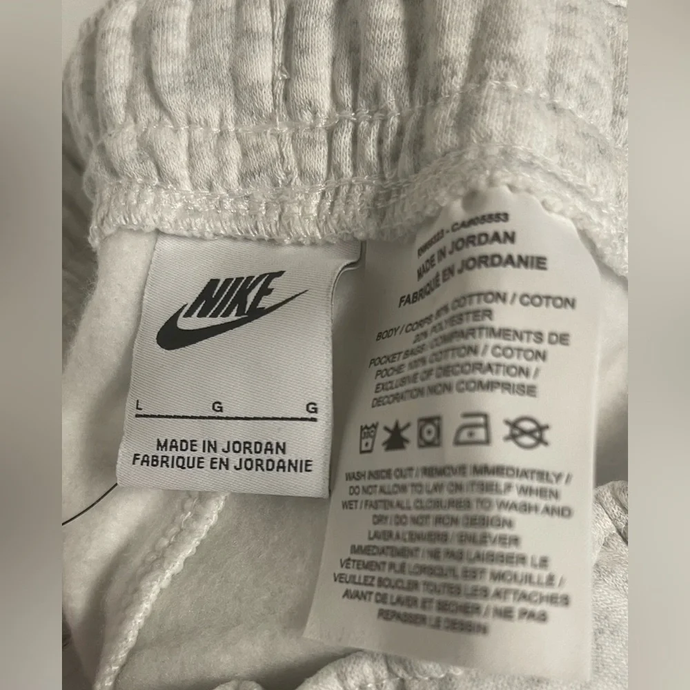 NIKE SWOOSH LEAGUE FRENCH TERRY SHORTS - Picture 11 of 13